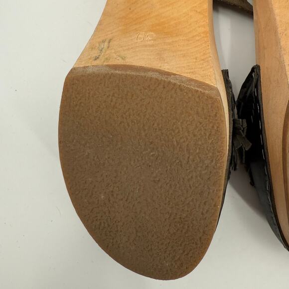 Swedish Hasbeens Size 39 (US 9) Fringe Black Leather Clog Sandal Heels Wood Shoe - Picture 16 of 16